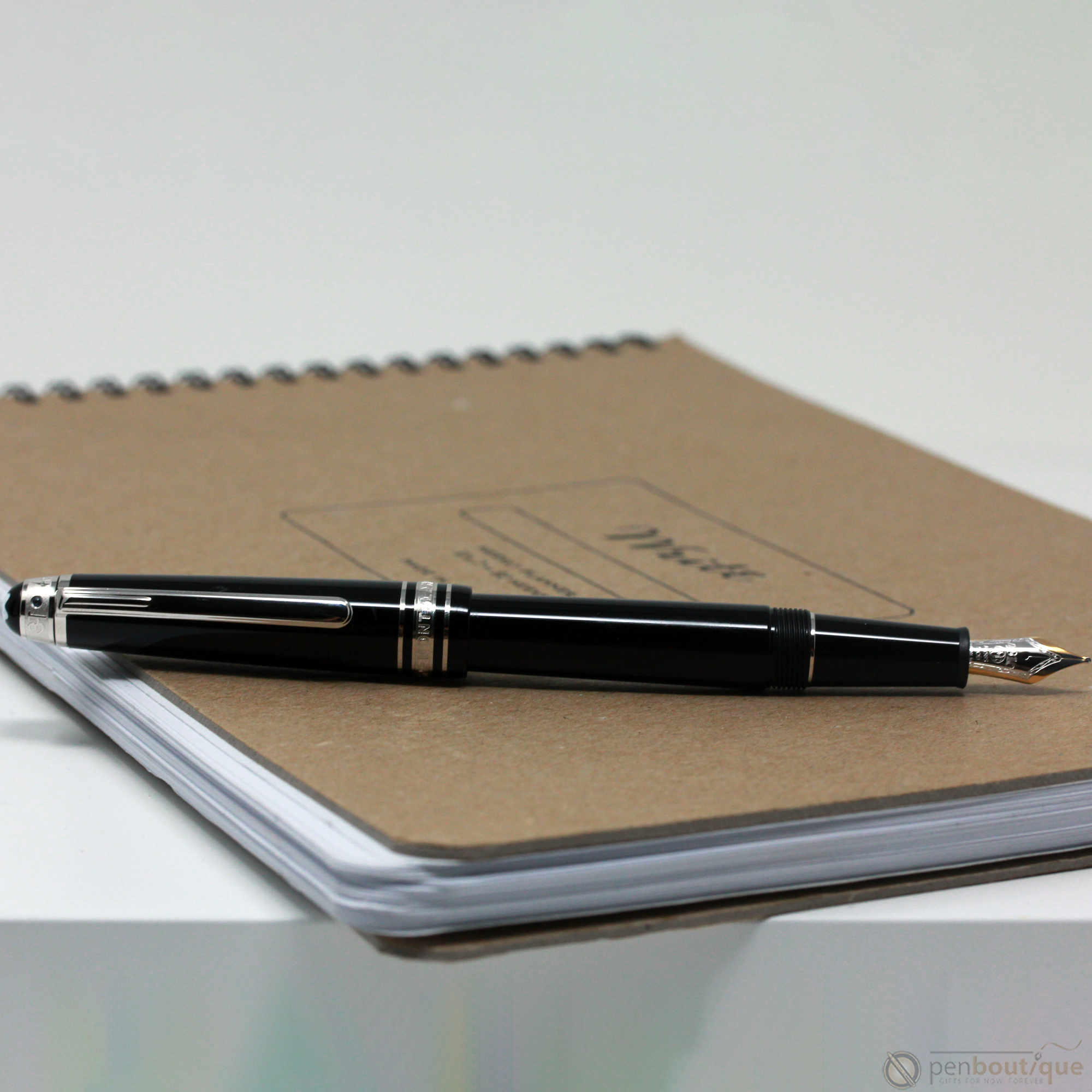 Montblanc Meisterstück Fountain Pen - UNICEF - Black - Platinum Trim - Classique-Pen Boutique Ltd