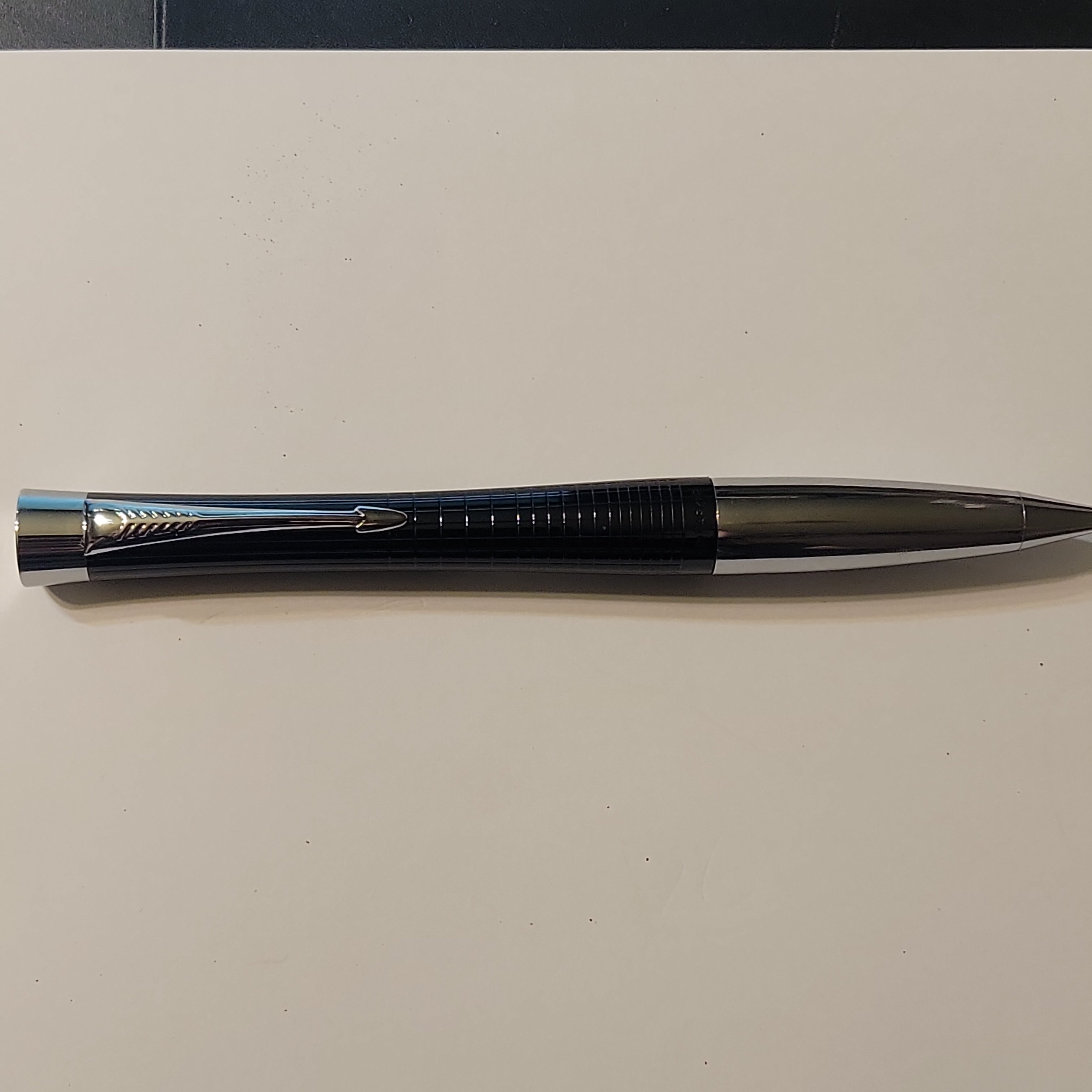 OUTLET) Parker Urban Premium Ebony Metal Ballpoint Pen - Pen