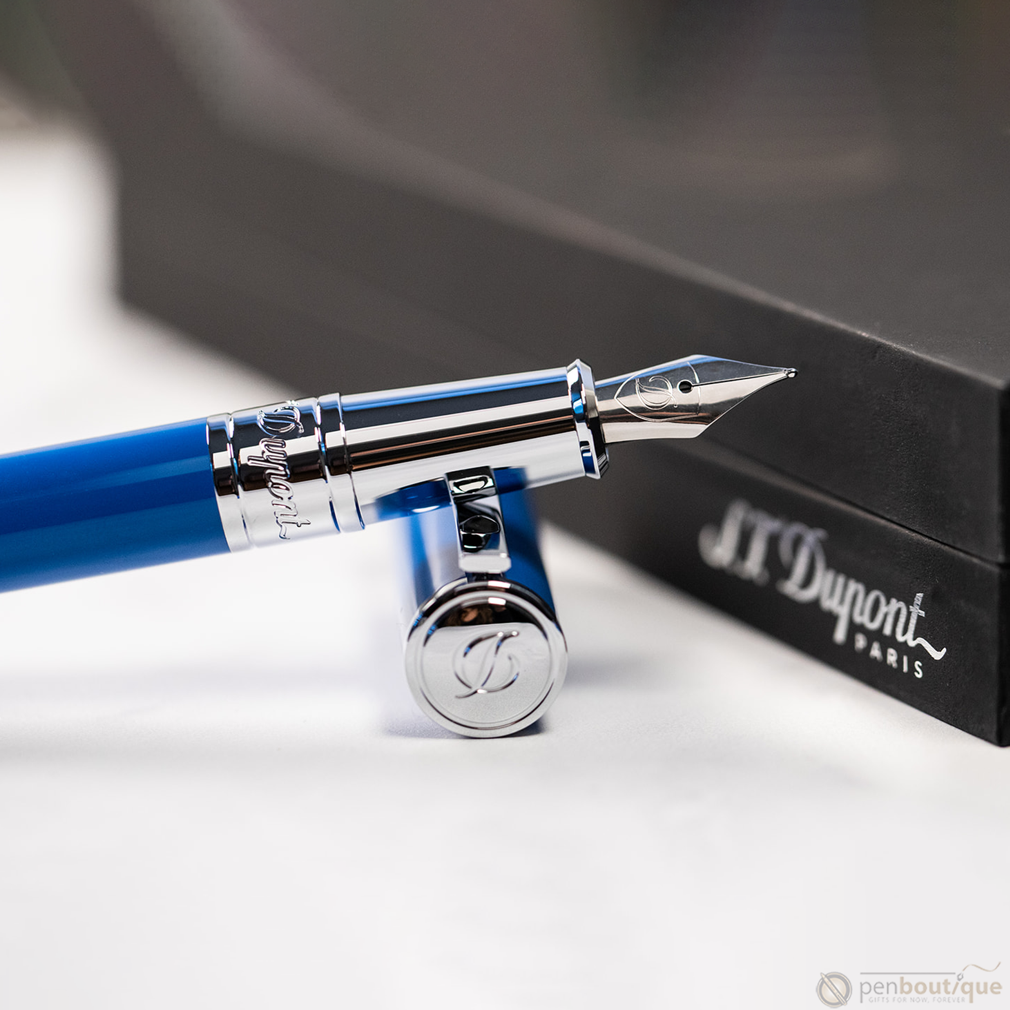 S T Dupont D-Initial Fountain Pen - Electric Blue-Pen Boutique Ltd