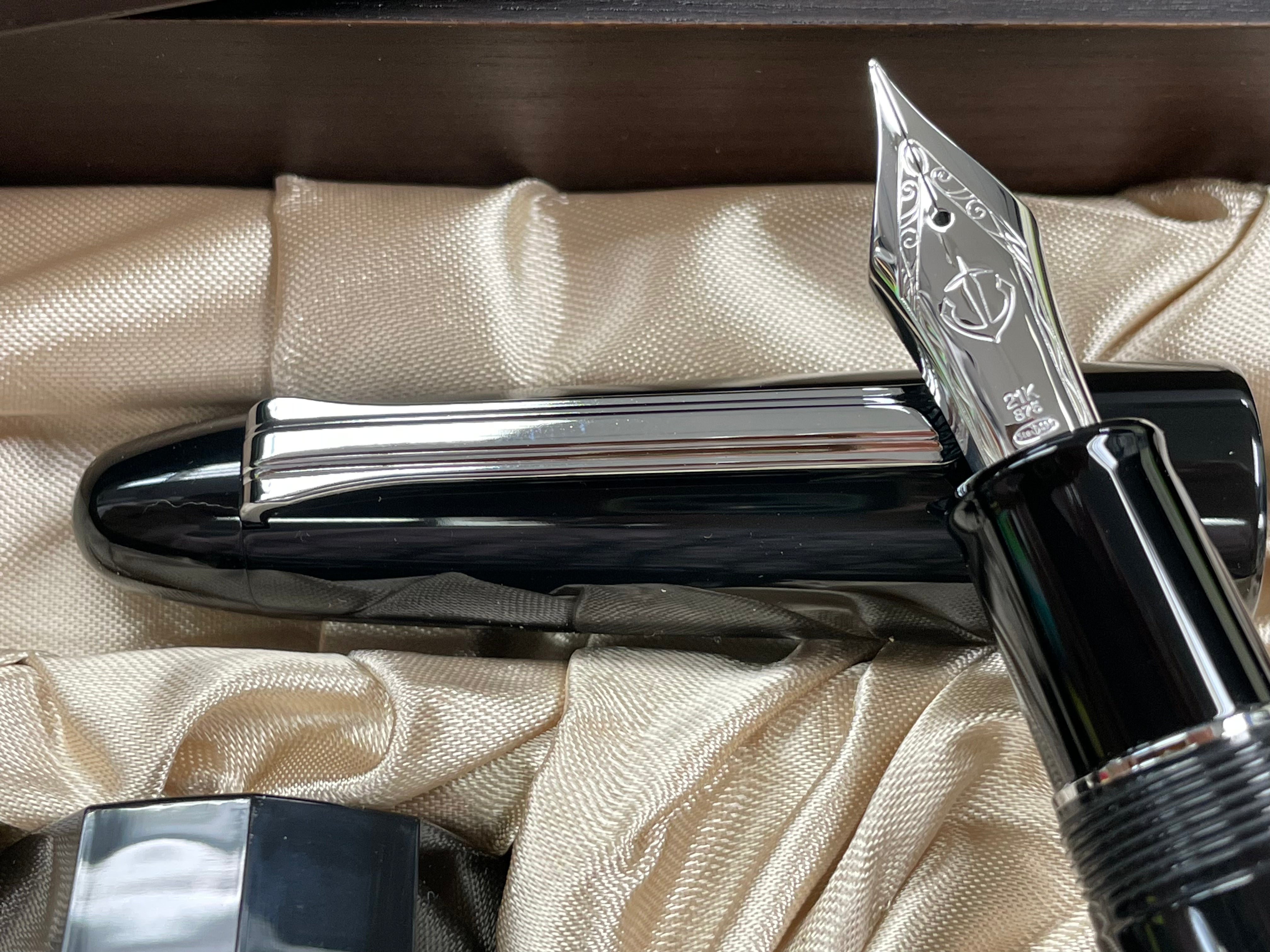 Sailor 1911 Fountain Pen - King of Pens - Ebonite - Silver Trim (Bespoke Dealer Exclusive)-Pen Boutique Ltd