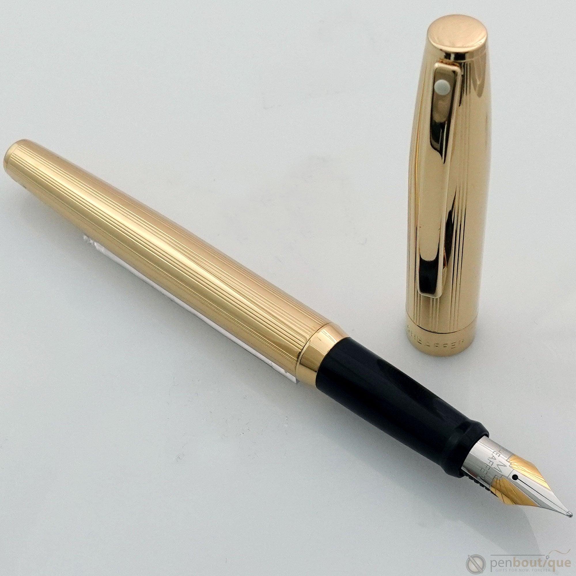Sheaffer Sagaris Fountain Pen - Fluted Gold Tone with Sheaffer Single Pen Pouch-Pen Boutique Ltd